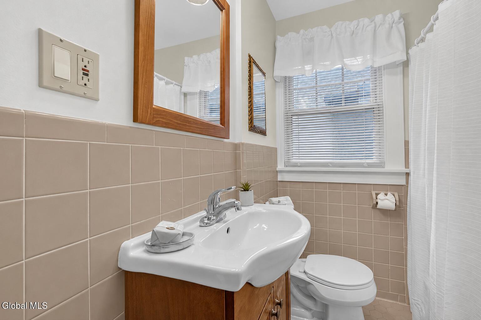 36 Pointview Drive Troy, NY 12180 - Photo 25 of 36 bathroom2