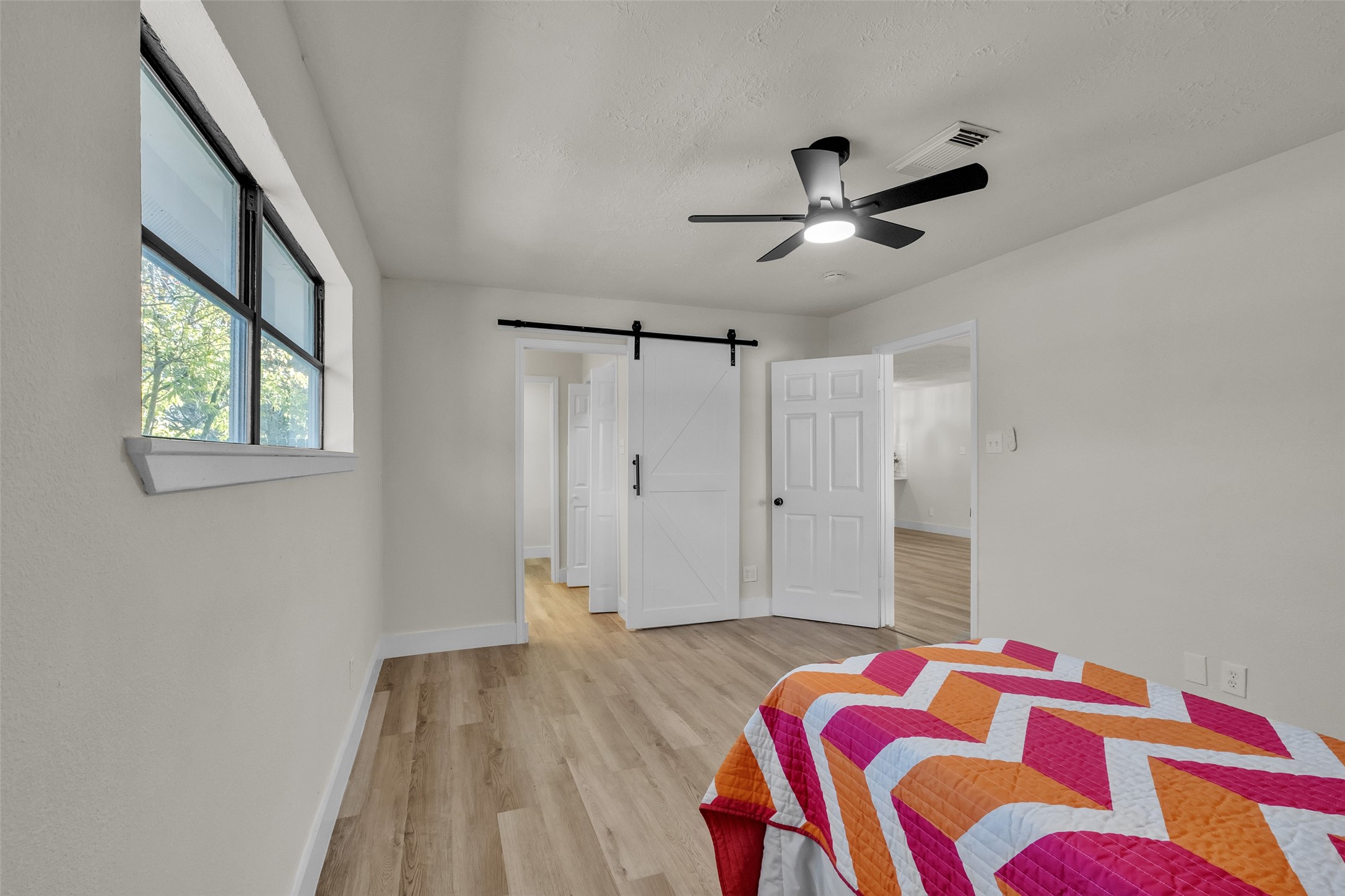 5502 Hewitt Drive Houston, TX 77092 - Photo 22 of 34