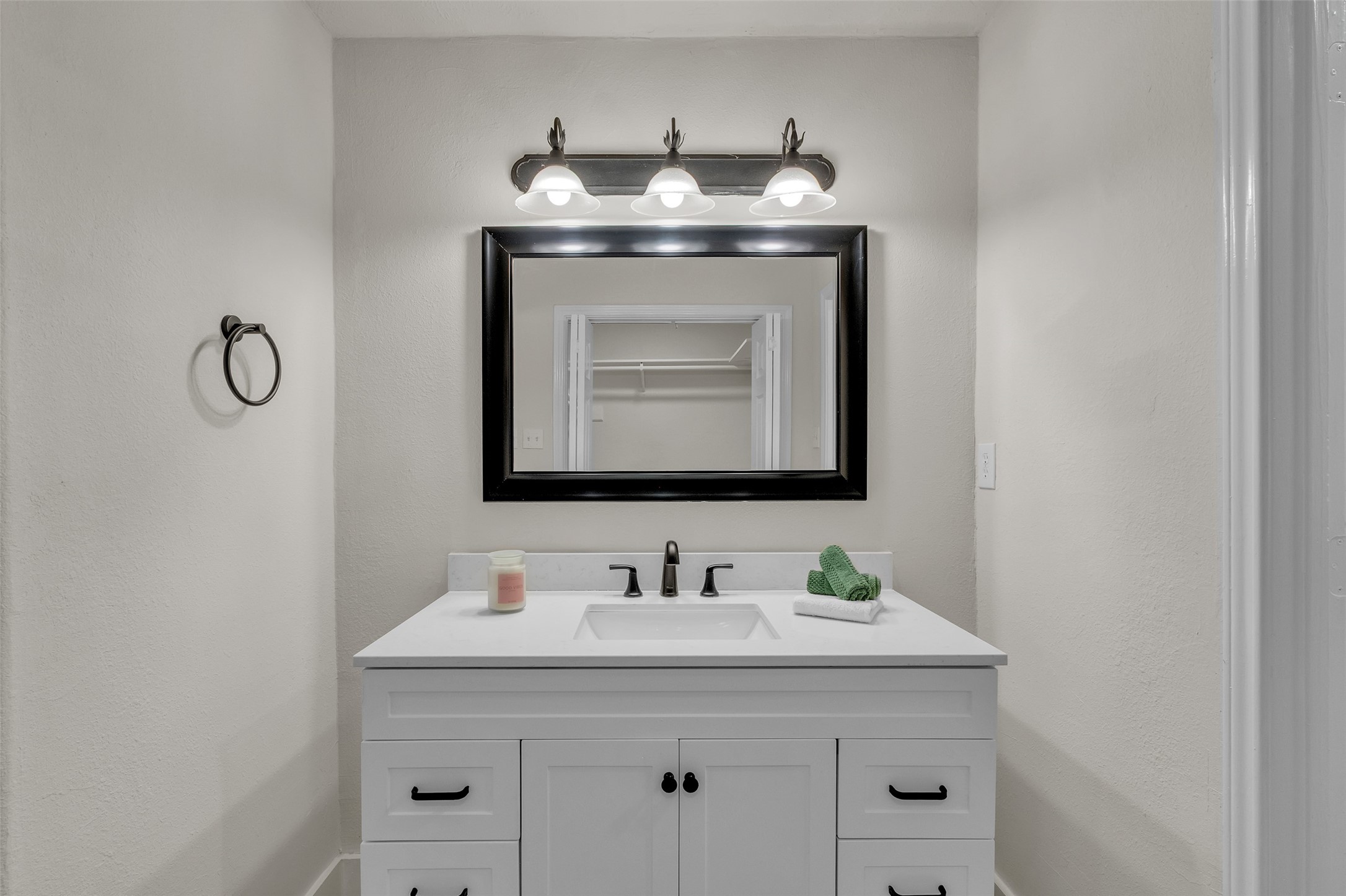 5502 Hewitt Drive Houston, TX 77092 - Photo 24 of 34