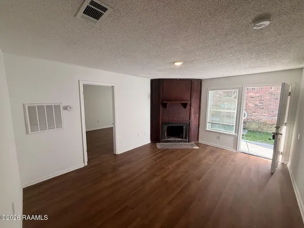 $850 | 109 Limoges, Unit B, Duson, LA 70529