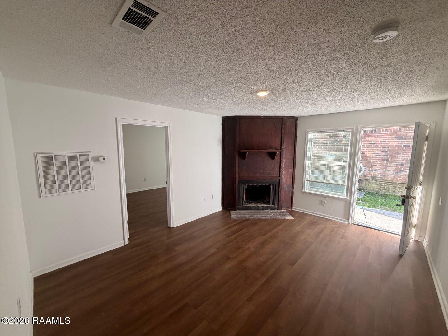 109 Limoges, Unit B Duson, LA 70529 - Photo 13 of 17 large (42)