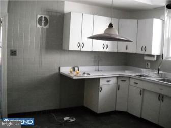 9430 Krewstown Road Philadelphia, PA 19115 - Photo 4 of 9 Kitchen