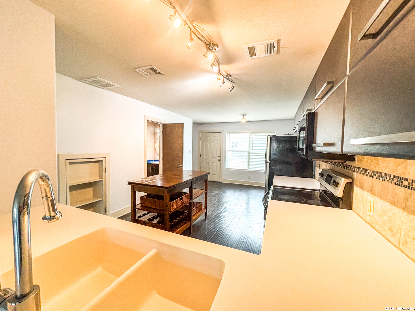 1101 Grove Boulevard, Unit 206 Austin, TX 78741 - Photo 14 of 35