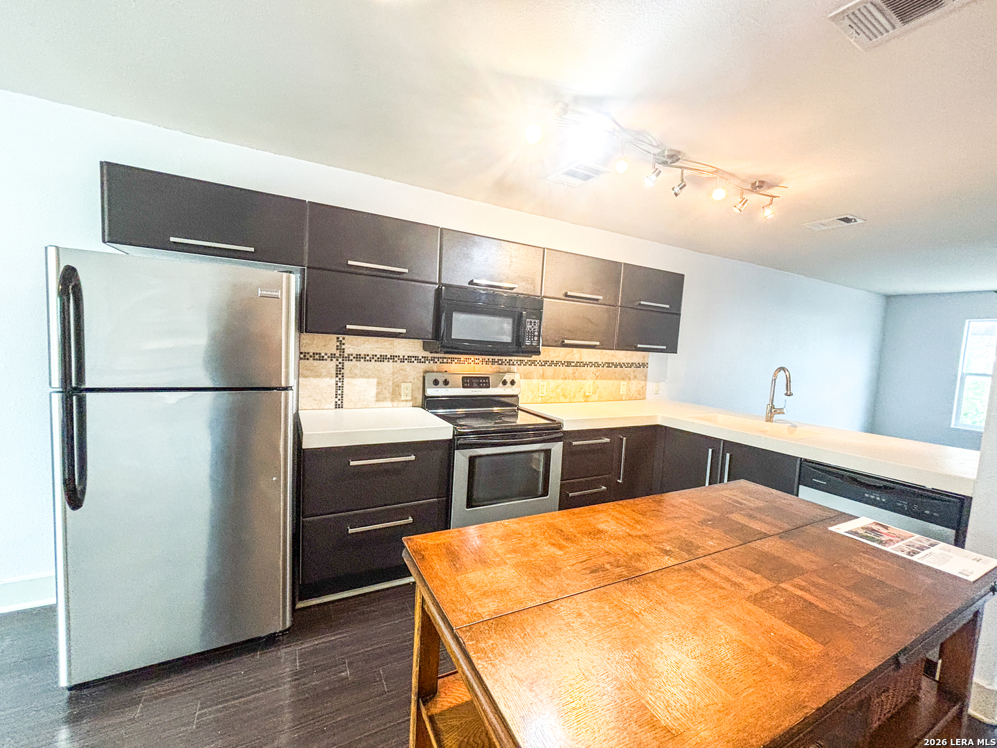 1101 Grove Boulevard, Unit 206 Austin, TX 78741 - Photo 17 of 35
