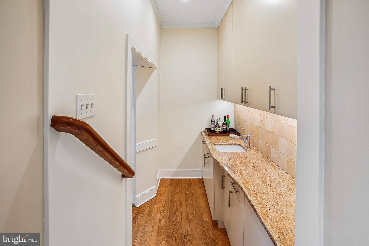 700 Belgrove Road McLean, VA 22101 - Photo 12 of 86 Butler Pantry off kitchen and Dining room