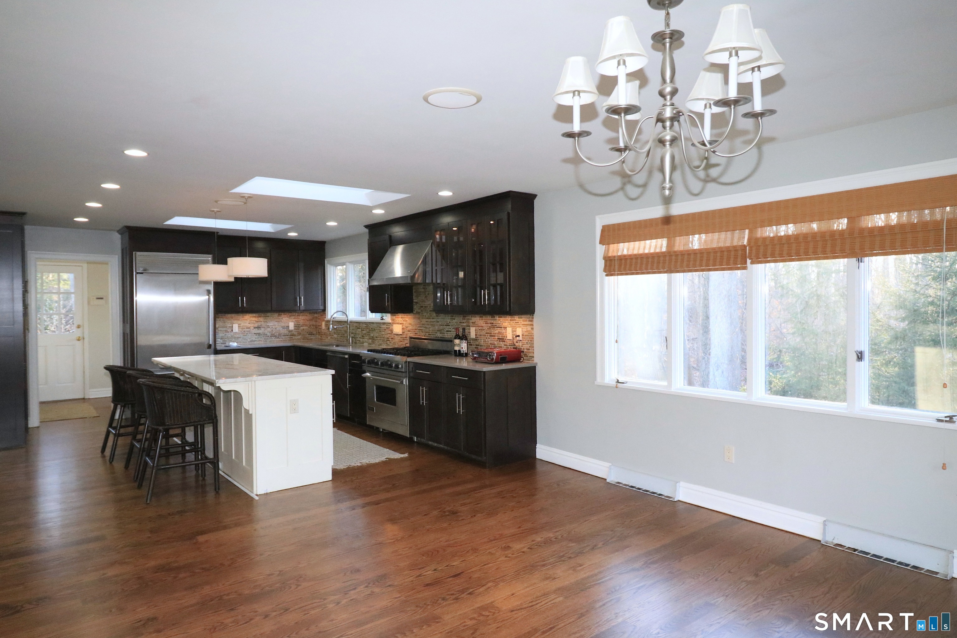 950 Rock Rimmon Road Stamford, CT 06903 - Photo 2 of 25