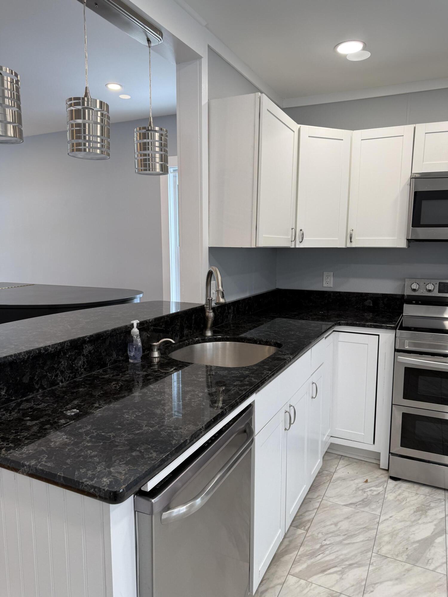 148 Washington Street Brewer, ME 04412 - Photo 4 of 22 IMG_7228