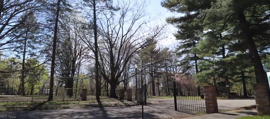 3616 Broadview Road Cleveland, OH 44109 - Photo 2 of 2 View of home's community