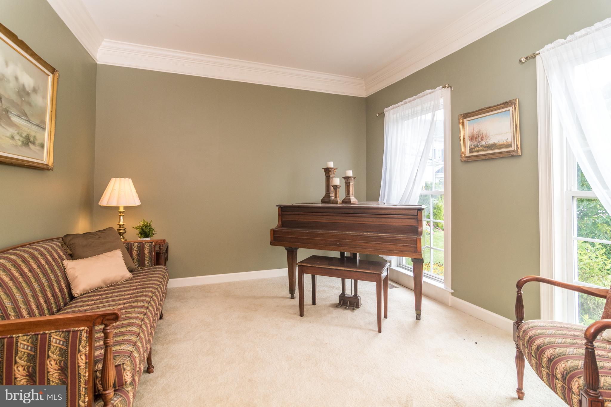 322 Kennard Road Perkasie, PA 18944 - Photo 8 of 49 Living room or parlor