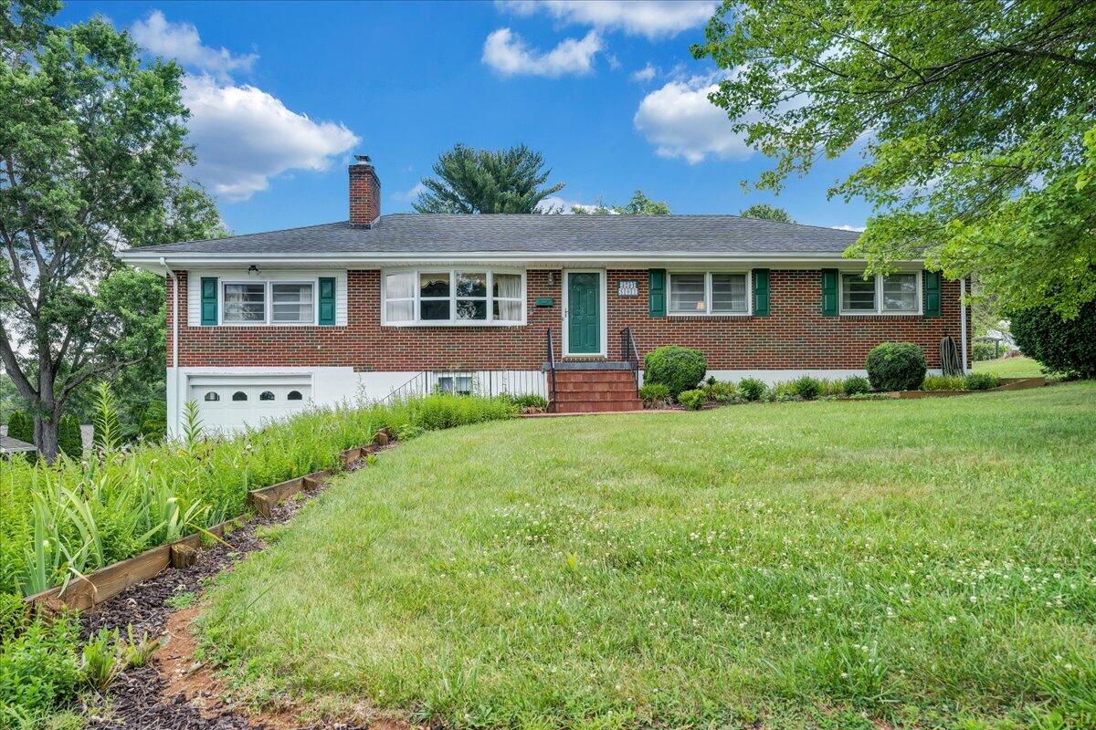 3234 Bromley Road Roanoke, VA 24018 - Photo 1 of 38 3234 Bromley