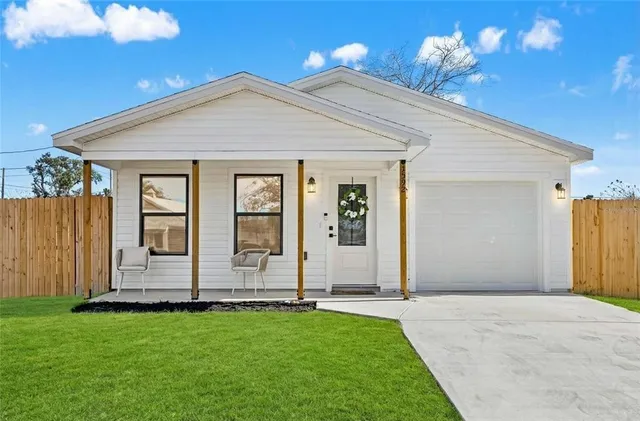 a front view of house with yard