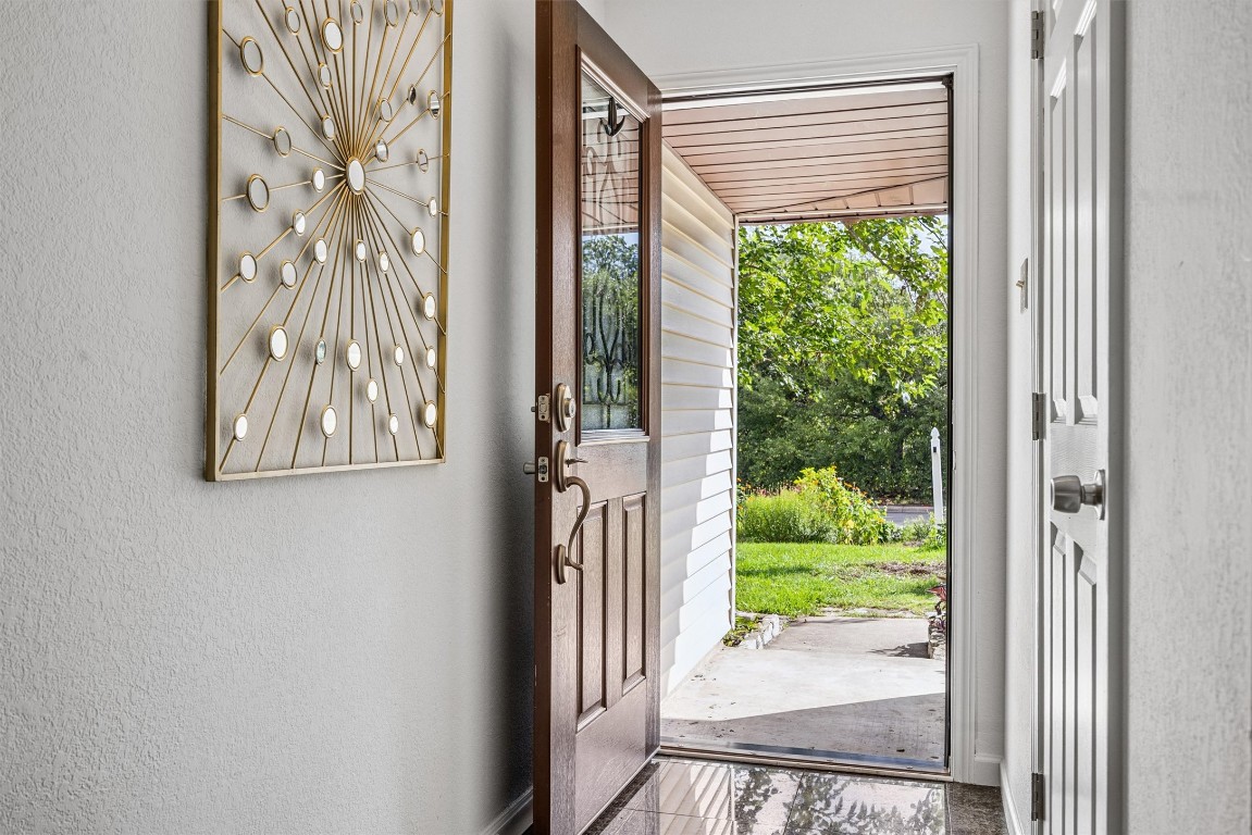 6308 Shadow Bend Austin, TX 78745 - Photo 3 of 35