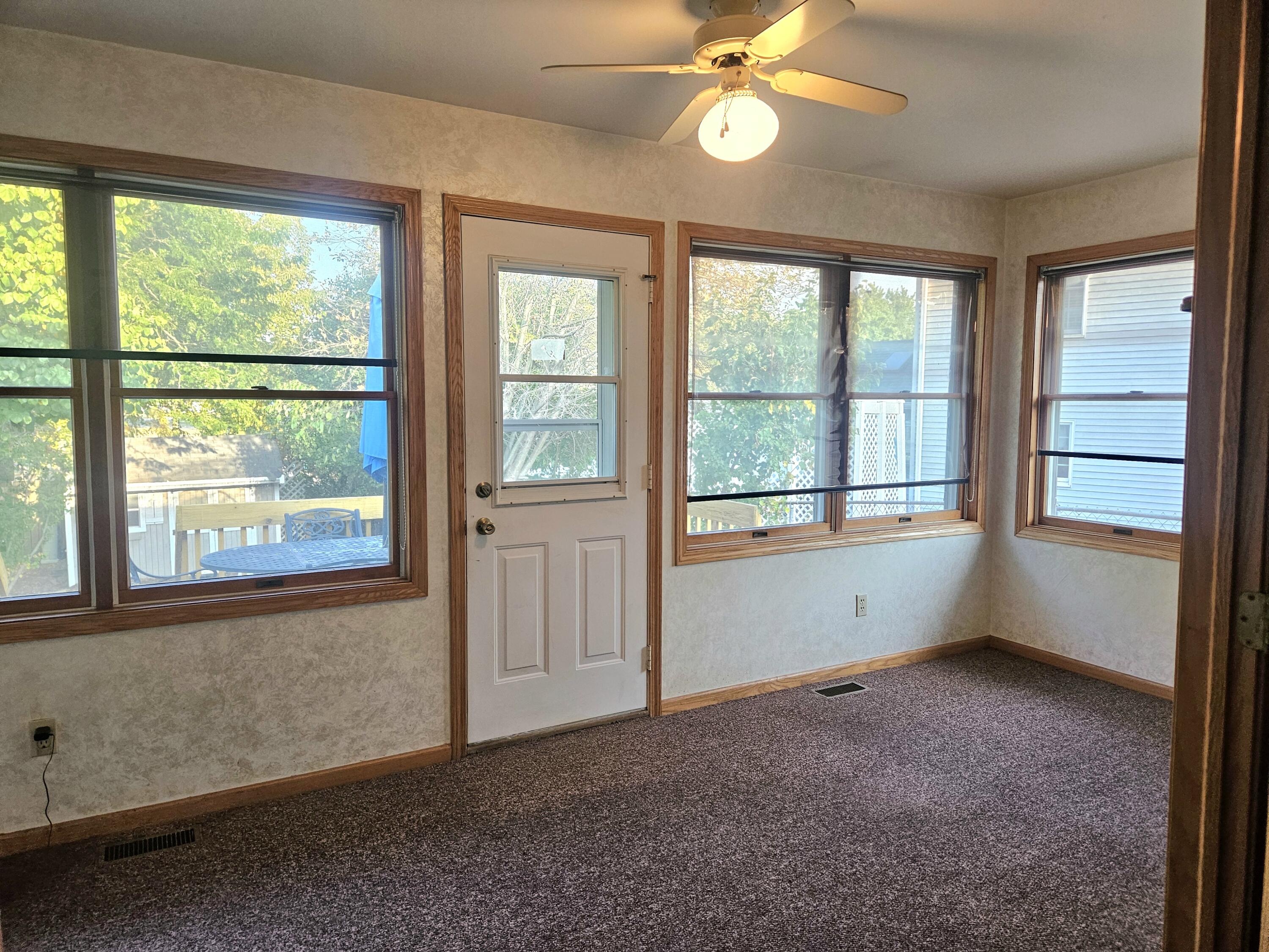 680 Meadow Lane Crown Point, IN 46307 - Photo 26 of 46 an empty room with a window