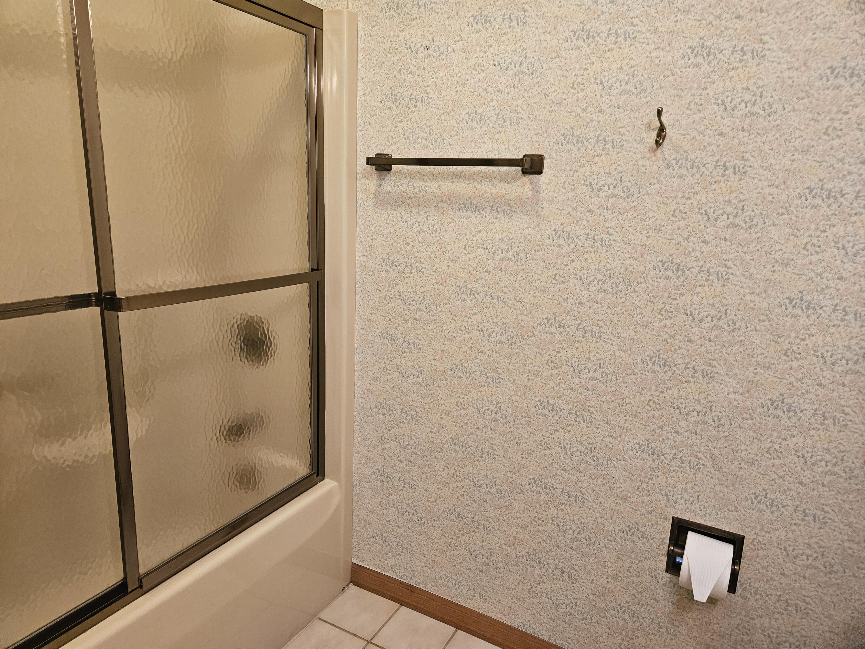 680 Meadow Lane Crown Point, IN 46307 - Photo 29 of 46 a bathroom with a glass shower door