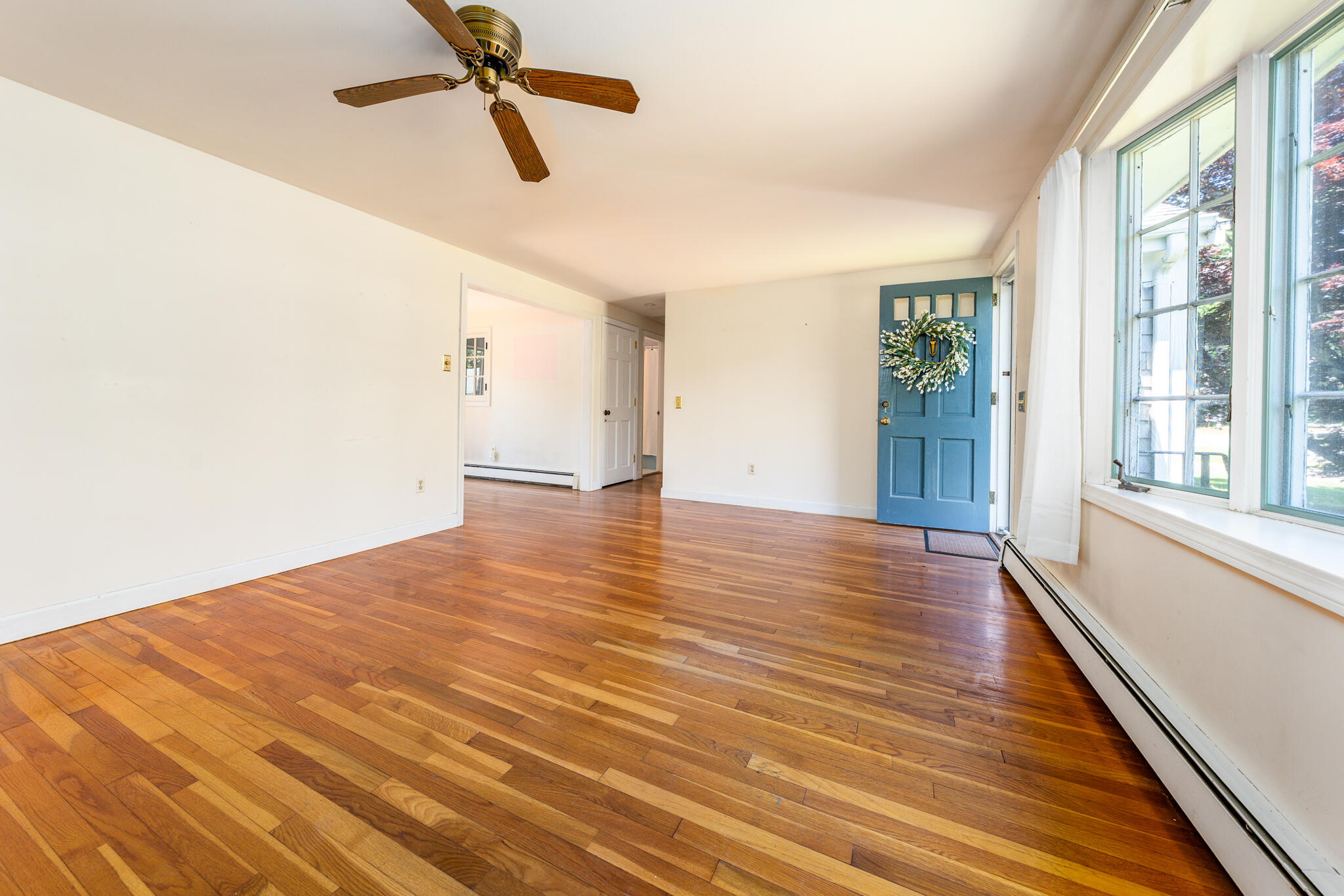 41 Brezner Lane Centerville, MA 02632 - Photo 7 of 35 livroom4