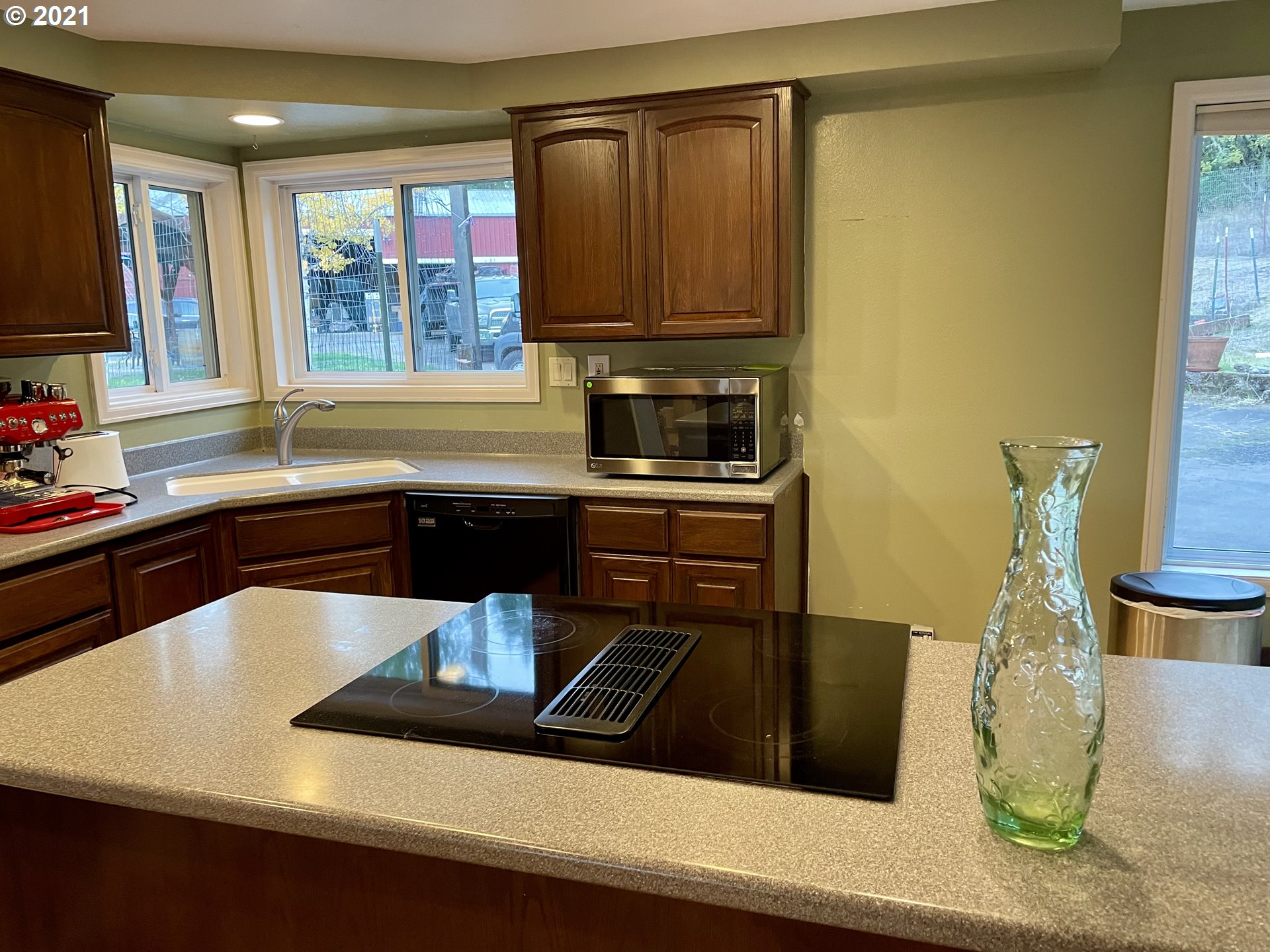32488 Deberry Road Creswell, OR 97426 - Photo 15 of 30 Gallery Image 15