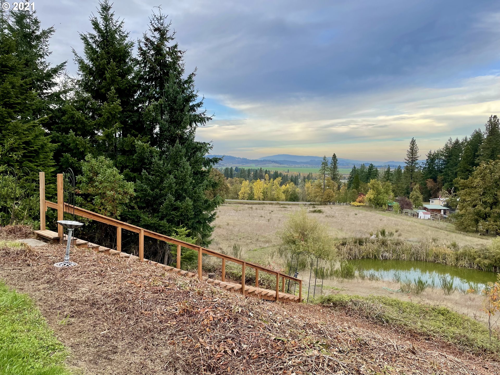 32488 Deberry Road Creswell, OR 97426 - Photo 5 of 30 Gallery Image 5