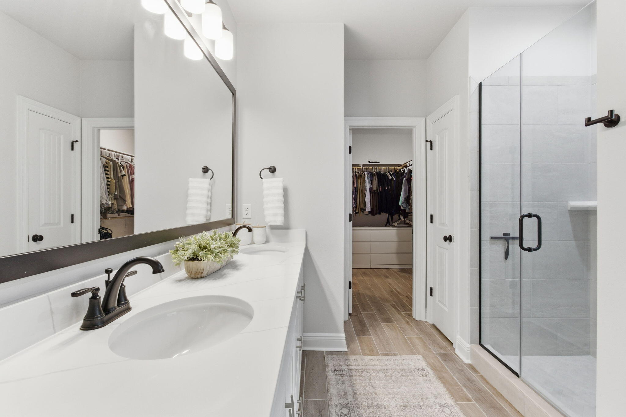 140 Flora Lane Freeport, FL 32439 - Photo 35 of 77 a bathroom with a sink and a mirror