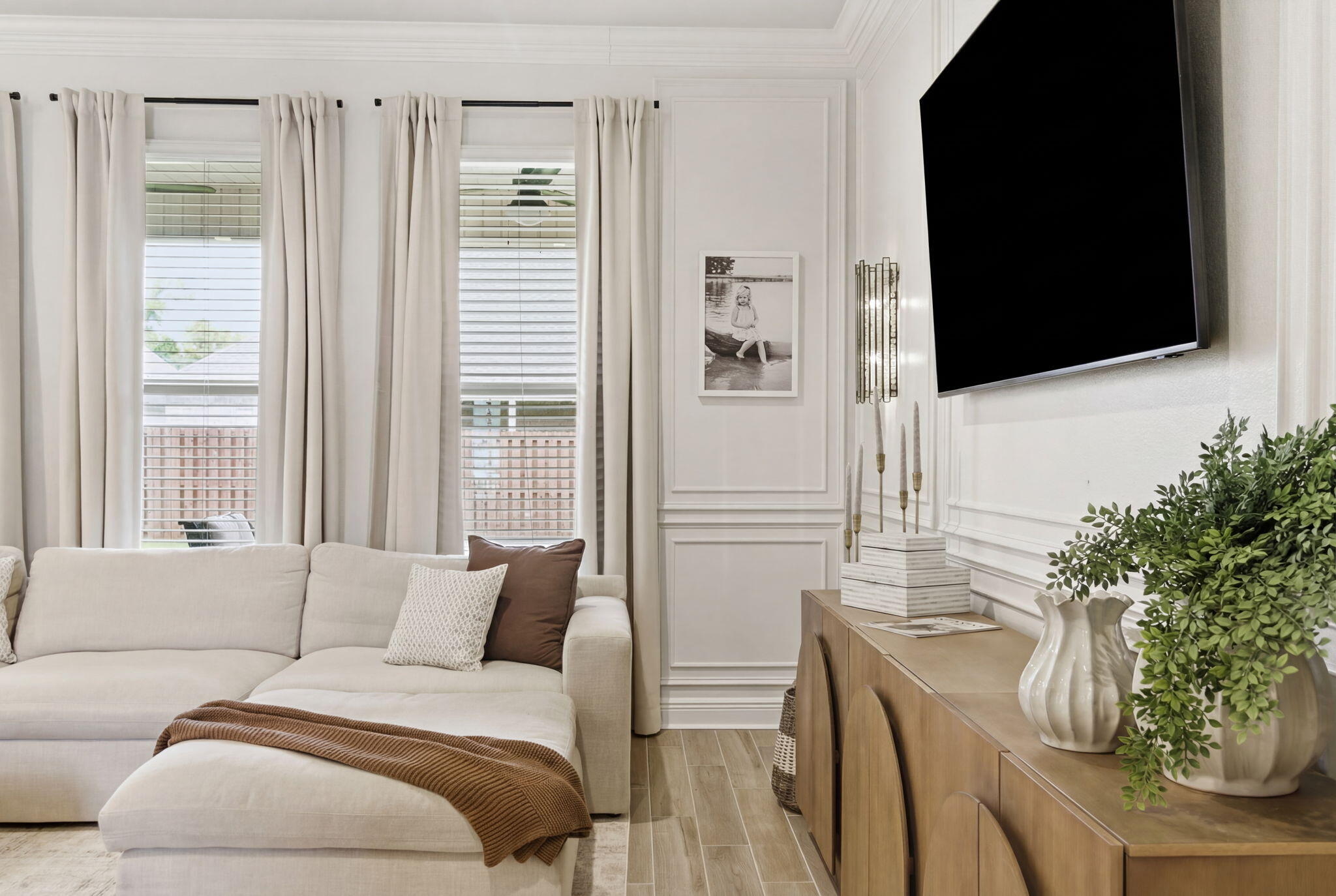 140 Flora Lane Freeport, FL 32439 - Photo 8 of 77 a living room with furniture tv and a window