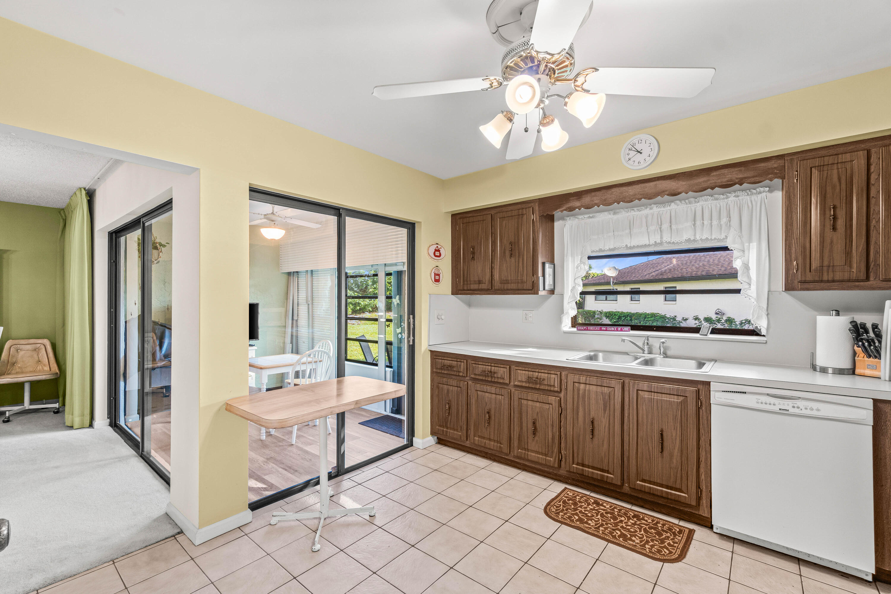 4868 Hawkwood Road, Unit A Boynton Beach, FL 33436 - Photo 9 of 27 Kitchen