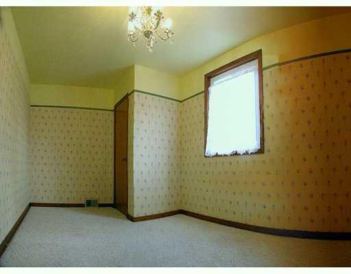 222 Thompson Run Road Pittsburgh, PA 15237 - Photo 4 of 8 Den/Family/Great Room.