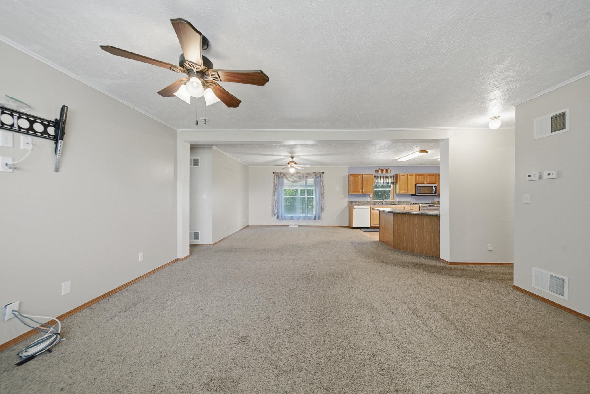 298 Highway 2 Dixon, IL 61021 - Photo 11 of 57