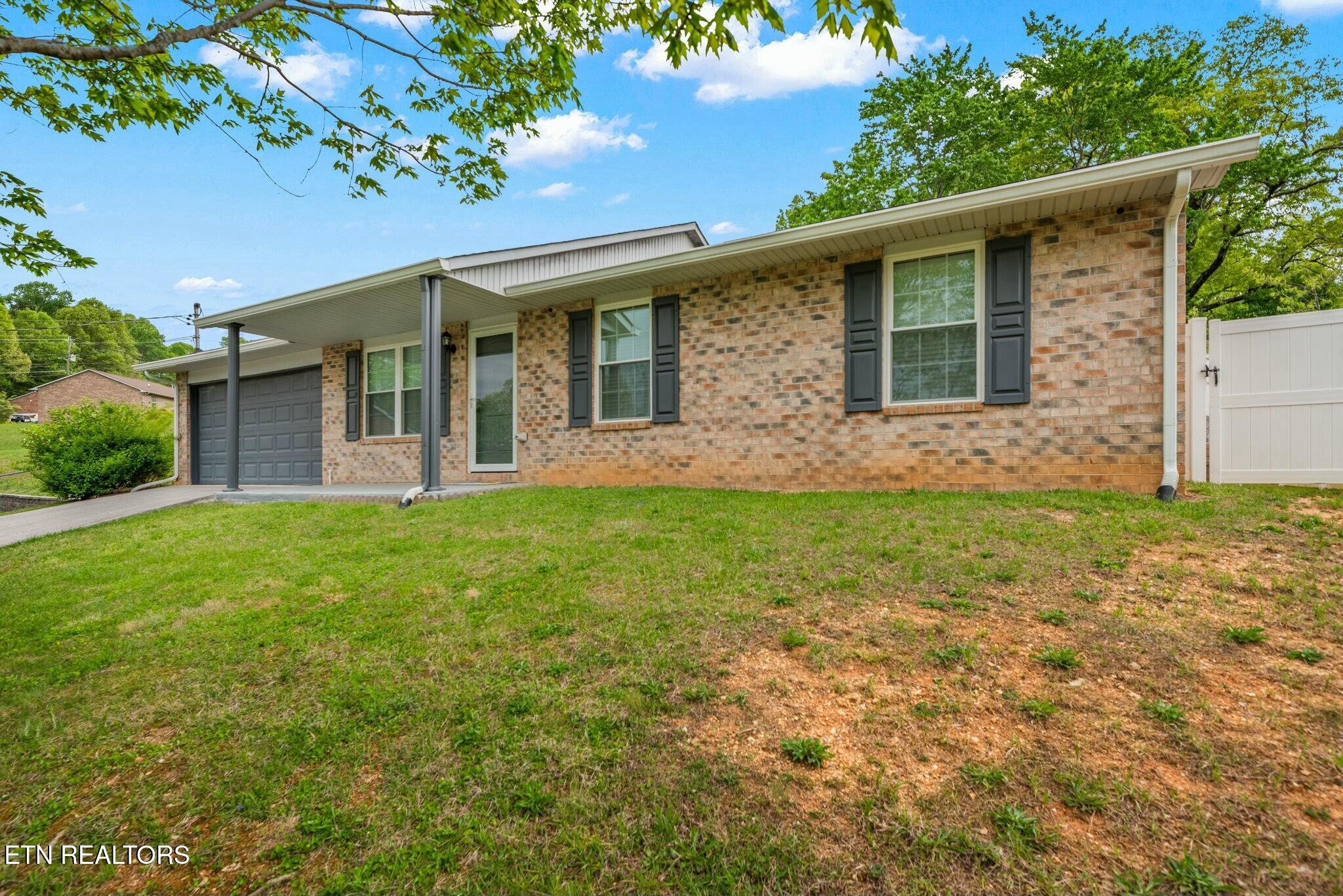 4918 Stewart Ridge Road Knoxville, TN 37938 - Photo 2 of 27 tempImage4n0G0p