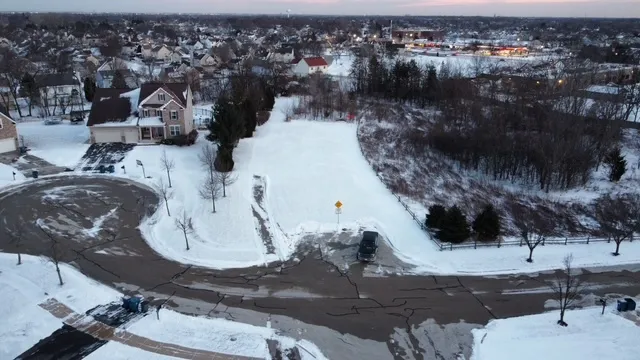 $750,000 | 264 Norway Court, Bartlett, IL 60103