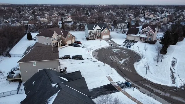 $750,000 | 264 Norway Court, Bartlett, IL 60103