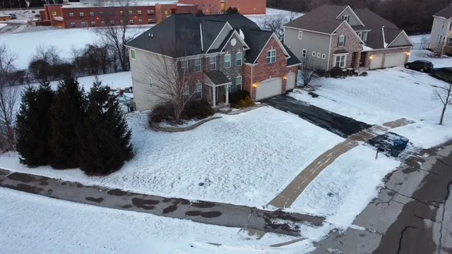 $750,000 | 264 Norway Court, Bartlett, IL 60103