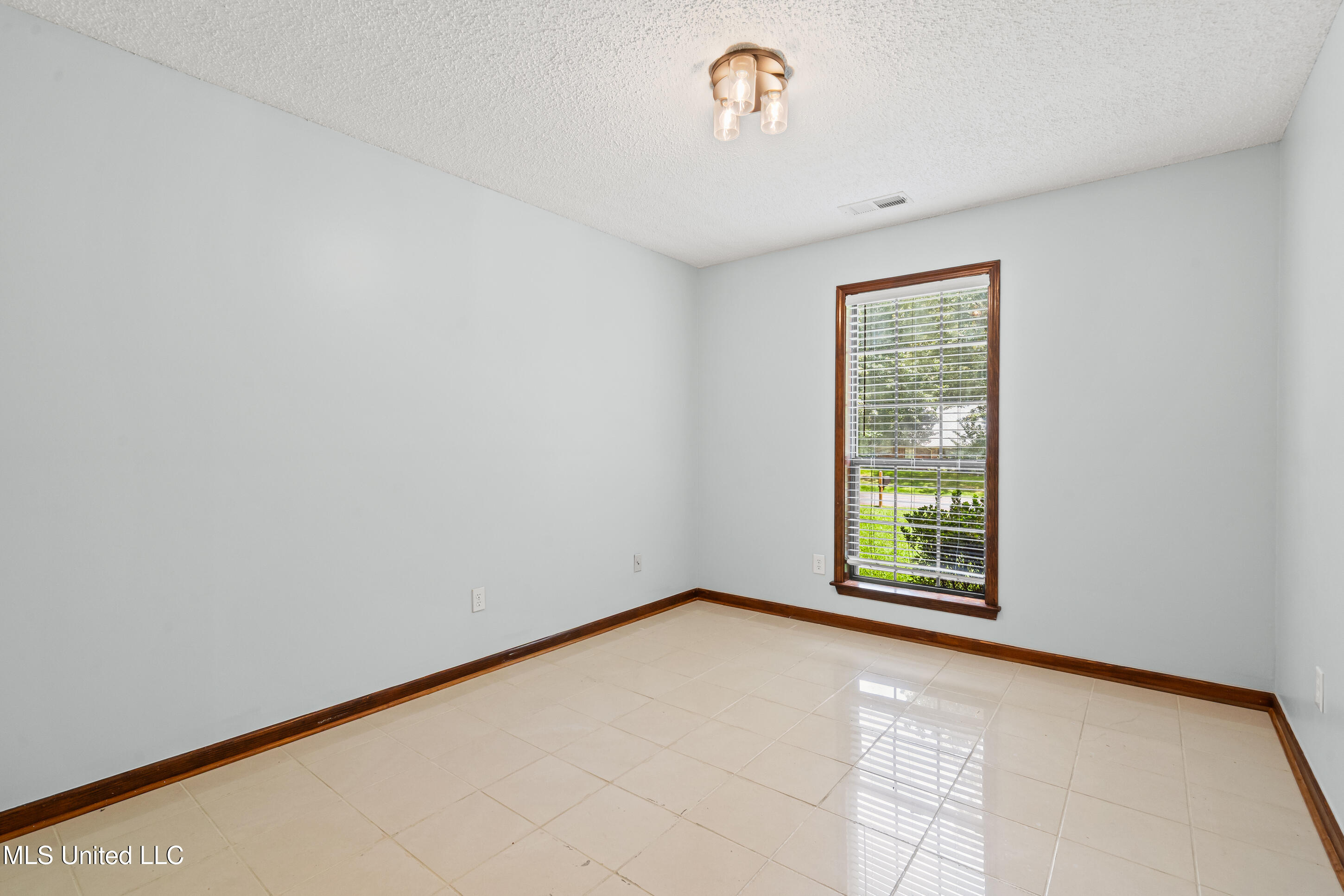 2403 Geneva Drive Nesbit, MS 38651 - Photo 12 of 31 12__dsc1776