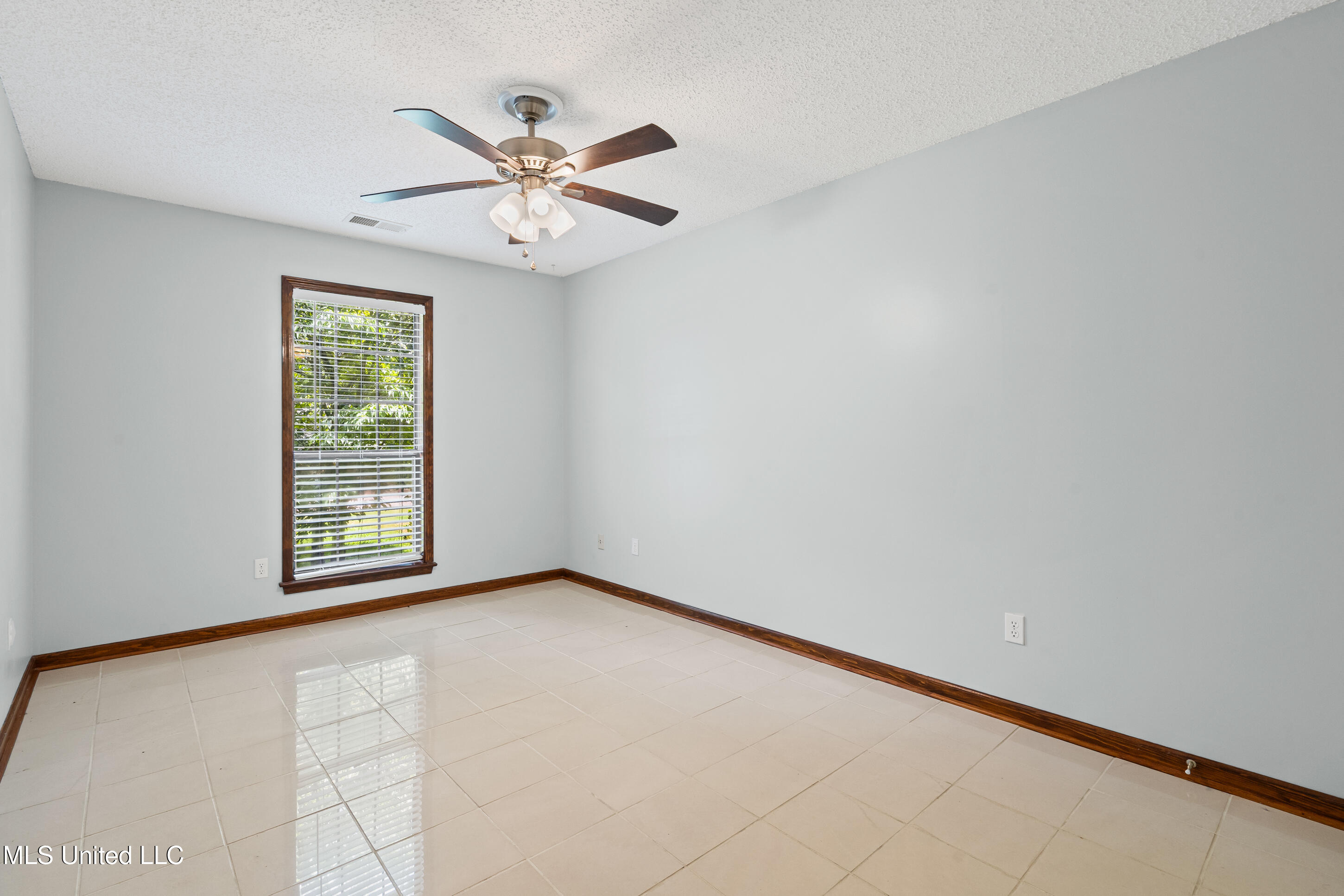 2403 Geneva Drive Nesbit, MS 38651 - Photo 13 of 31 13__dsc1779