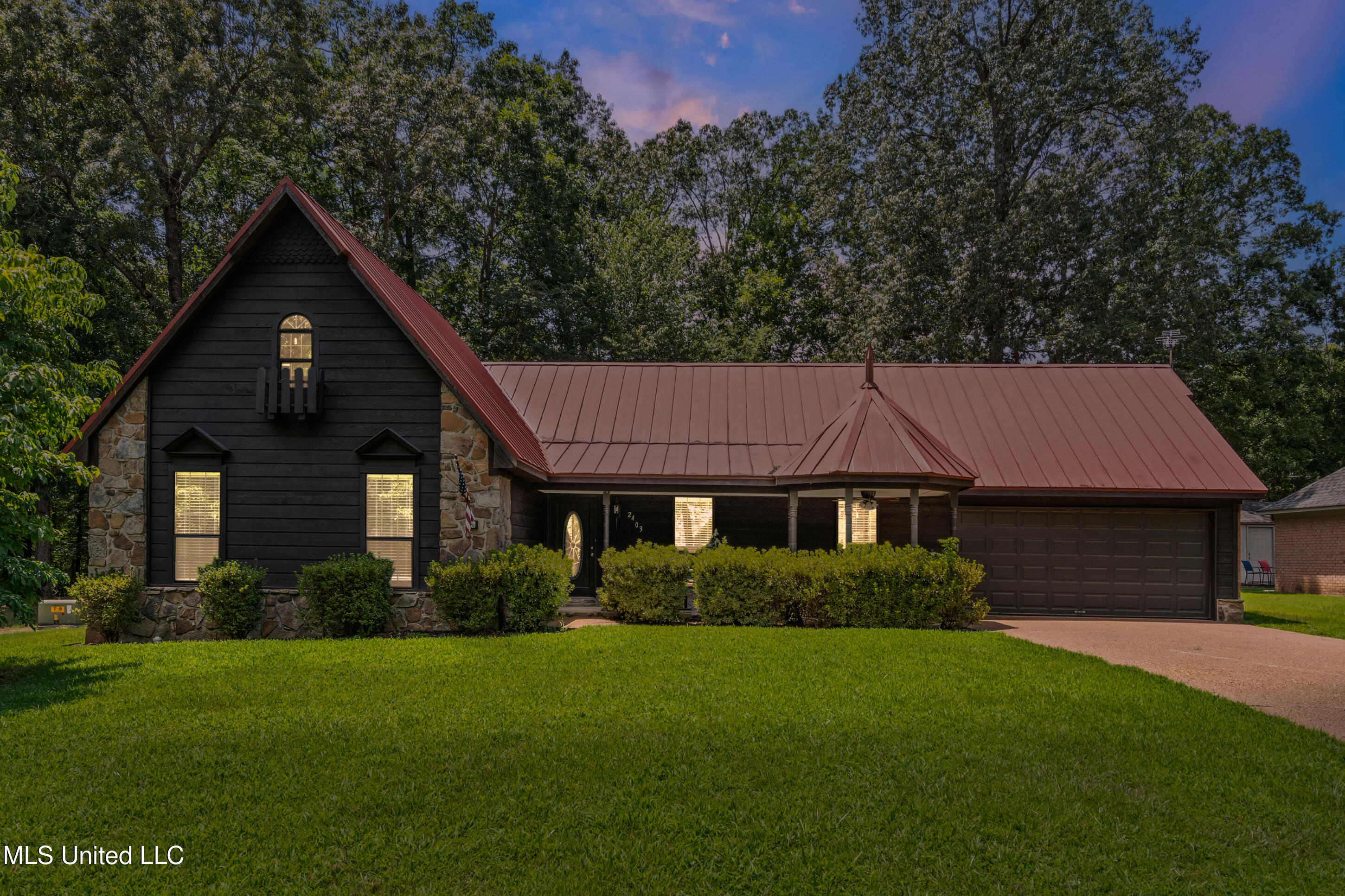 2403 Geneva Drive Nesbit, MS 38651 - Photo 2 of 31 1__dsc1809-addon-dtd