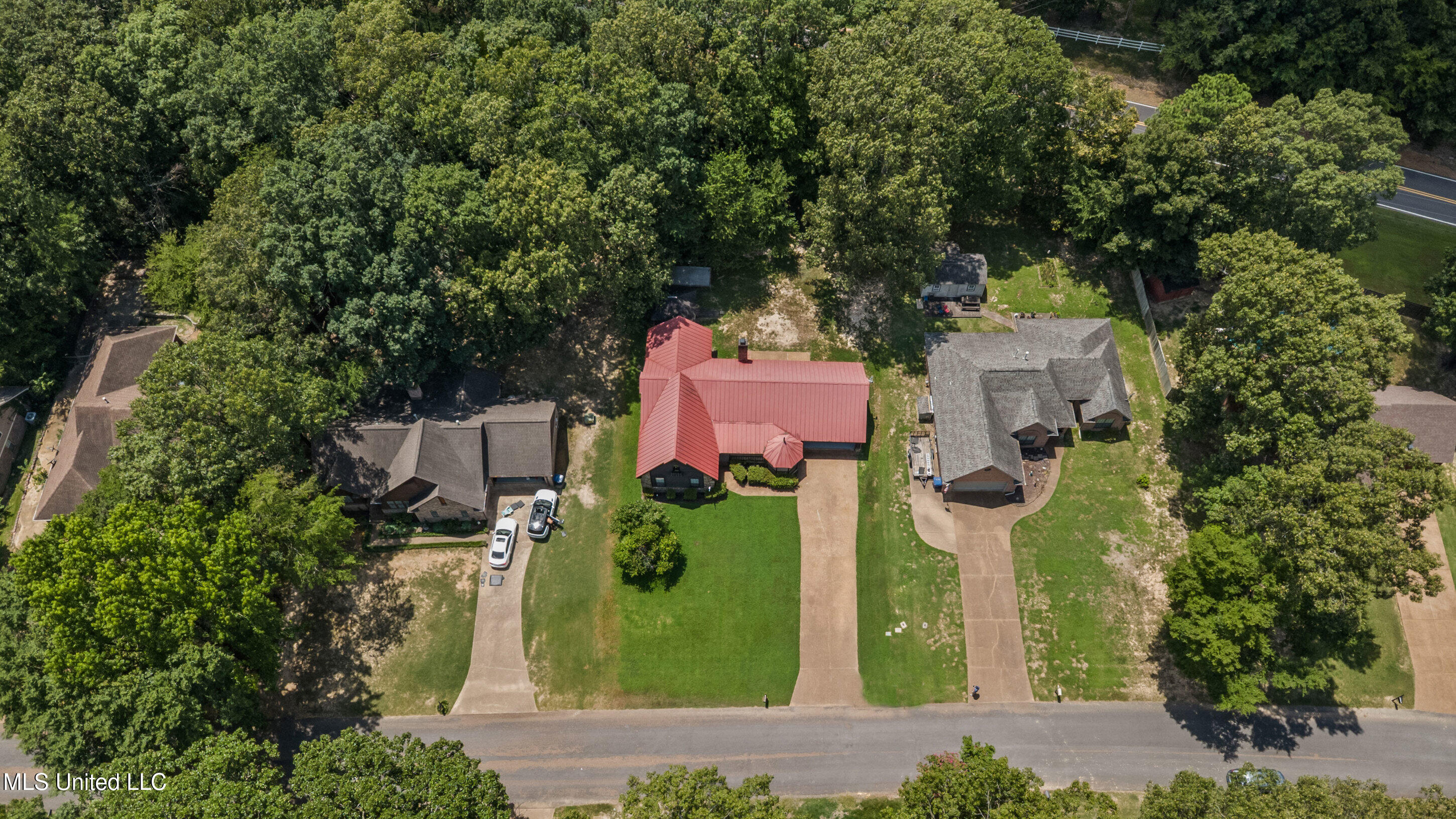 2403 Geneva Drive Nesbit, MS 38651 - Photo 28 of 31 28_dji_0015