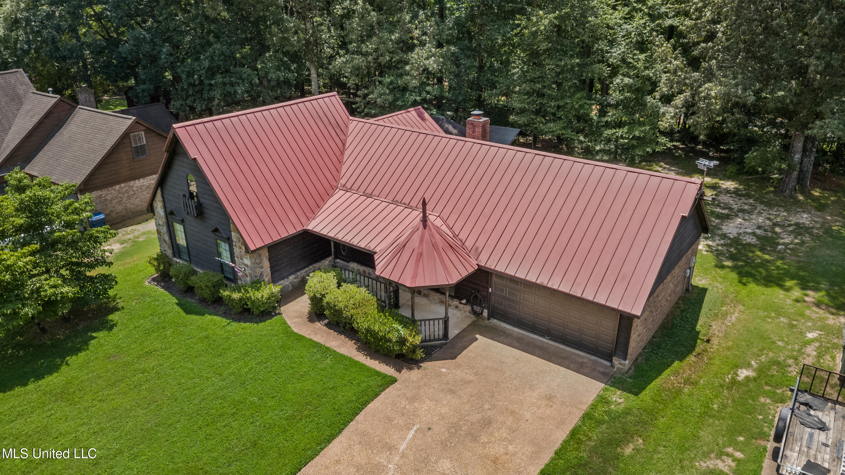 2403 Geneva Drive Nesbit, MS 38651 - Photo 29 of 31 29_dji_0024
