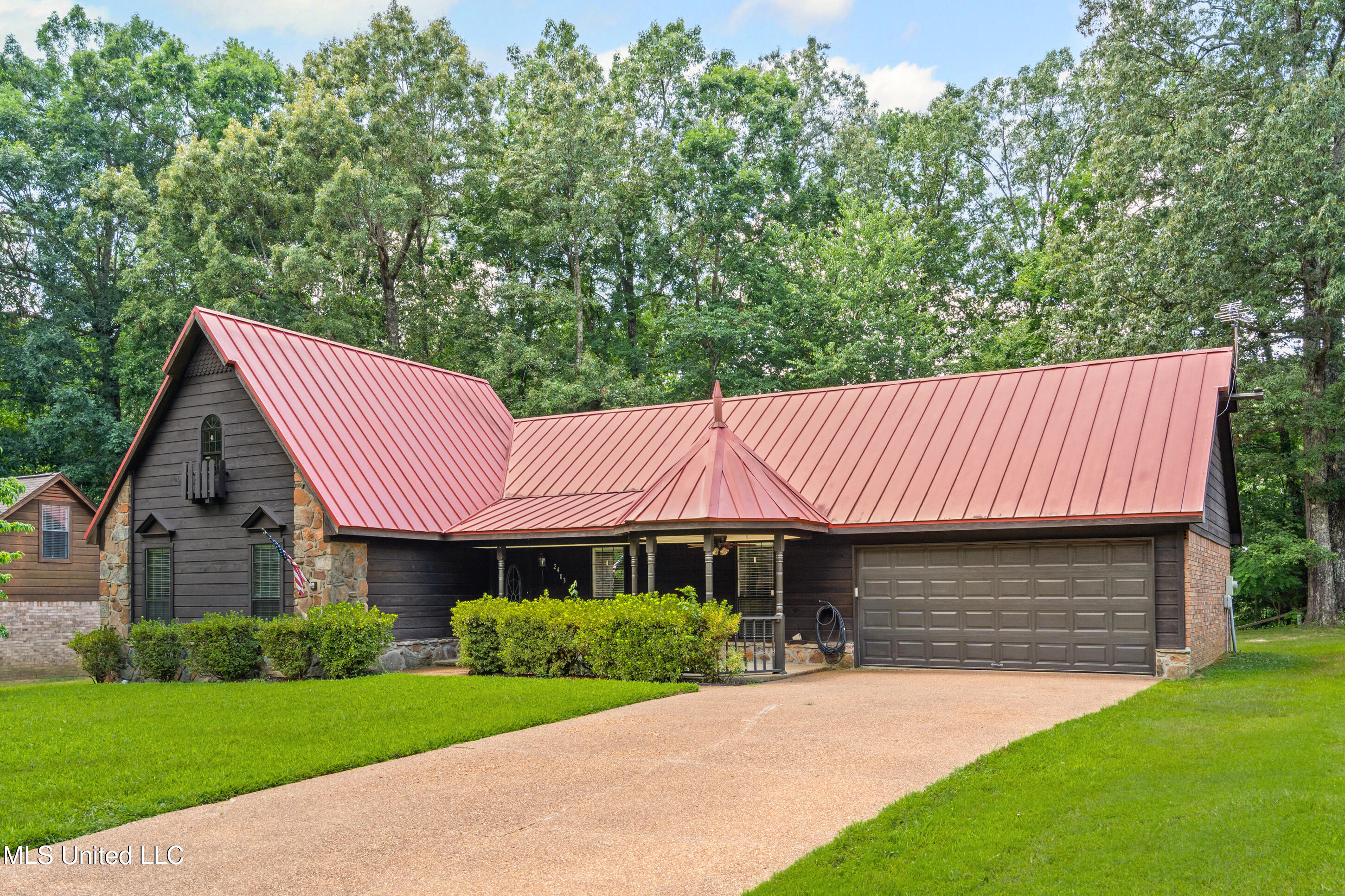 2403 Geneva Drive Nesbit, MS 38651 - Photo 3 of 31 3__dsc1812