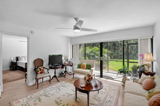 $1,995 | 3050 Presidential Way, Unit 106, West Palm Beach, FL 33401