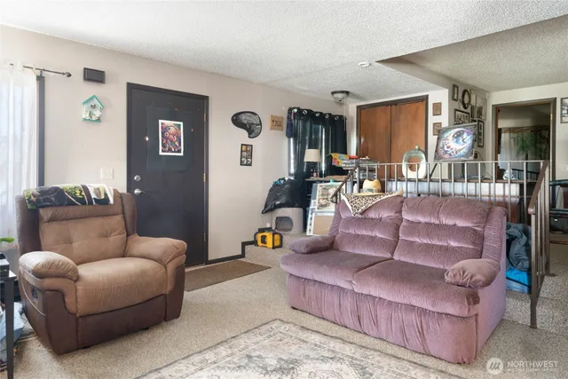 $160,000 | 323 East Grand Coulee Avenue, Grand Coulee, WA 99133