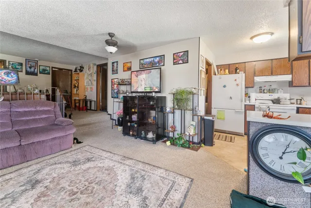 $160,000 | 323 East Grand Coulee Avenue, Grand Coulee, WA 99133