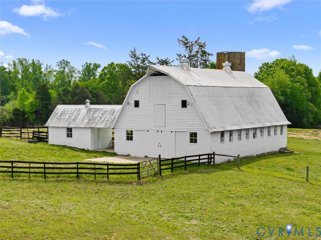 2625 Old Tavern Road Powhatan, VA 23139 - Photo 77 of 100 BARN WITH ELECTRICITY "The Old Diary Barn"
