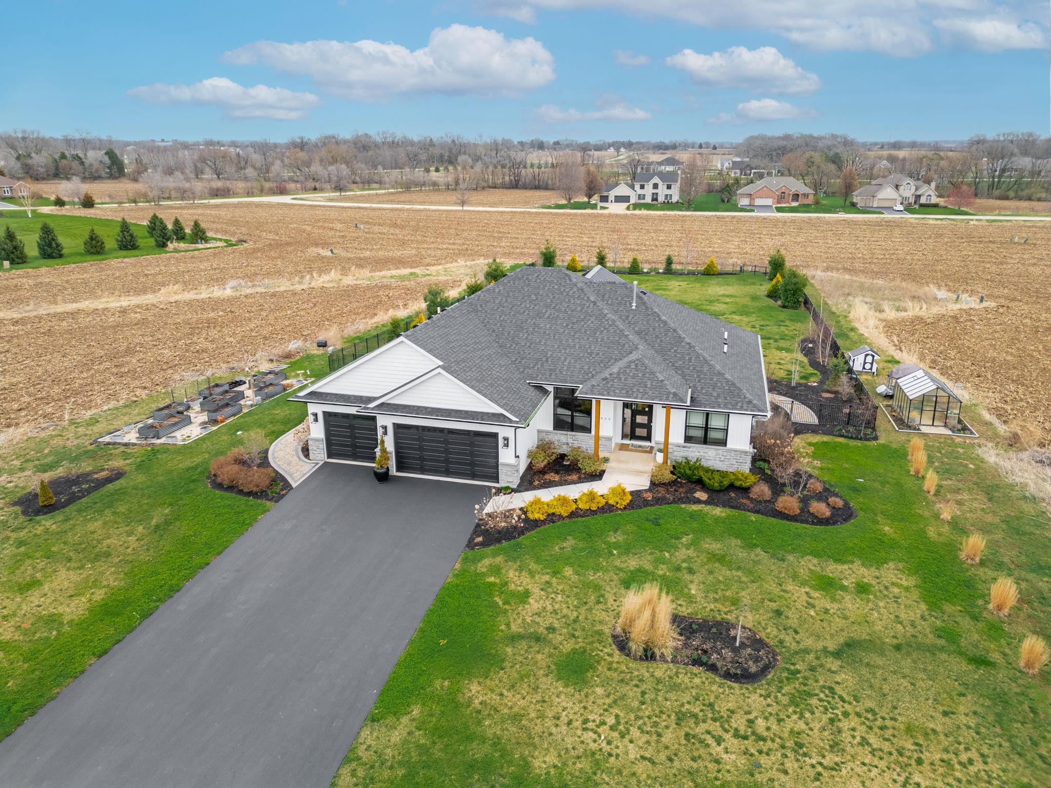 9933 Whisper Ridge Lane Belvidere, IL 61008 - Photo 3 of 53