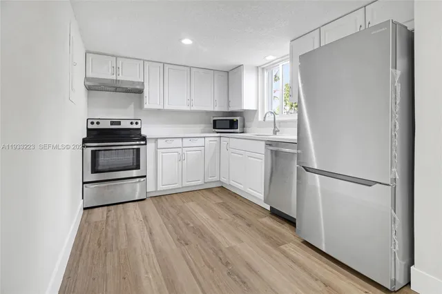 $2,700 | 1211 North Andrews Avenue, Unit 1211, Fort Lauderdale, FL 33311