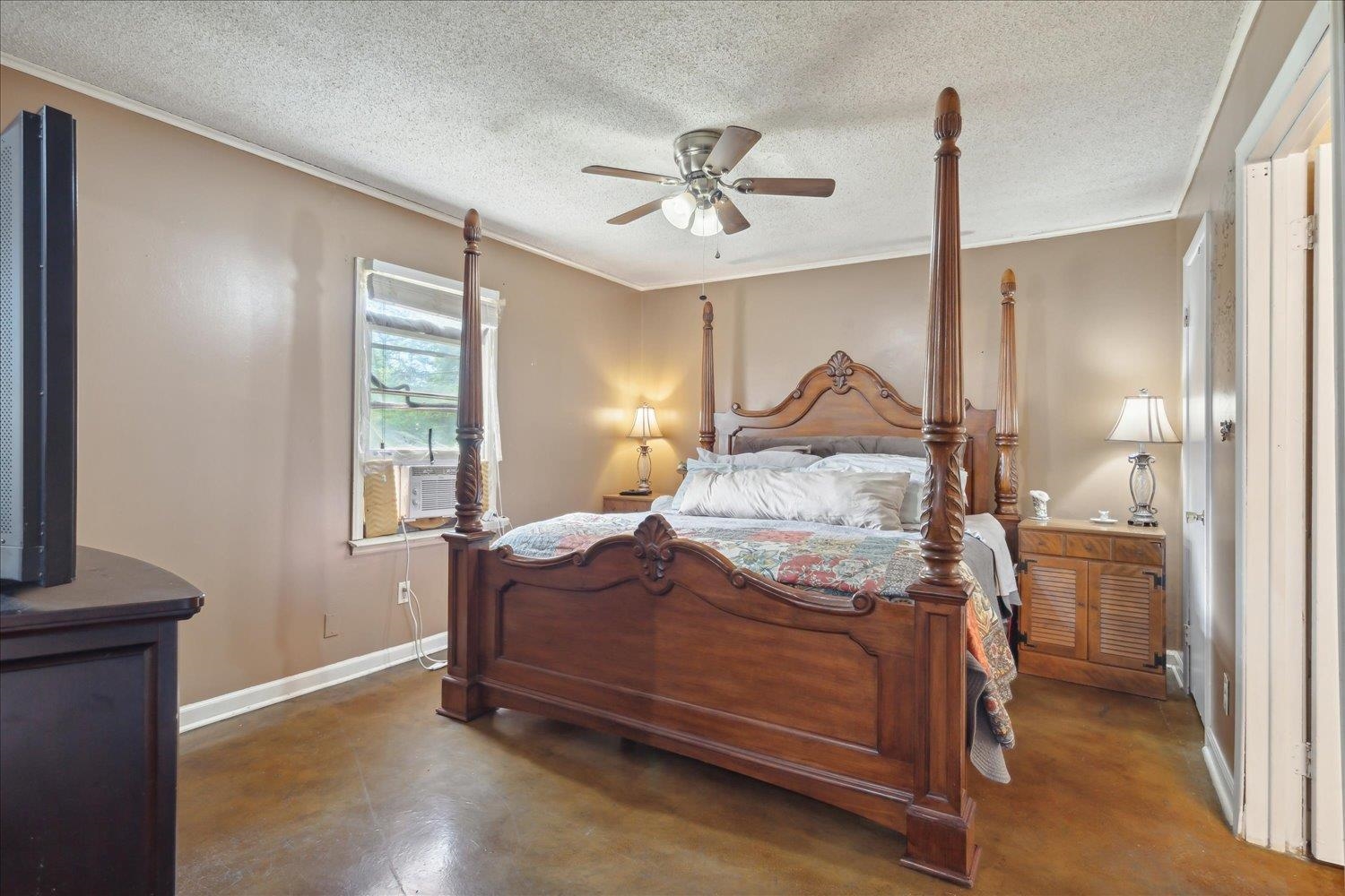 4608 Boyce Road Memphis, TN 38117 - Photo 21 of 30 a bedroom with a bed and a window