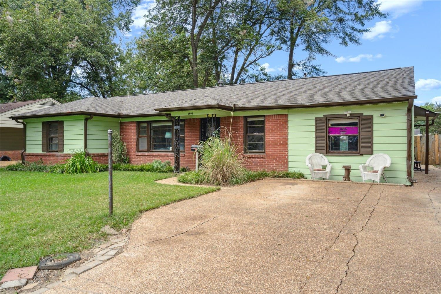 4608 Boyce Road Memphis, TN 38117 - Photo 3 of 30 a front view of a house with plants