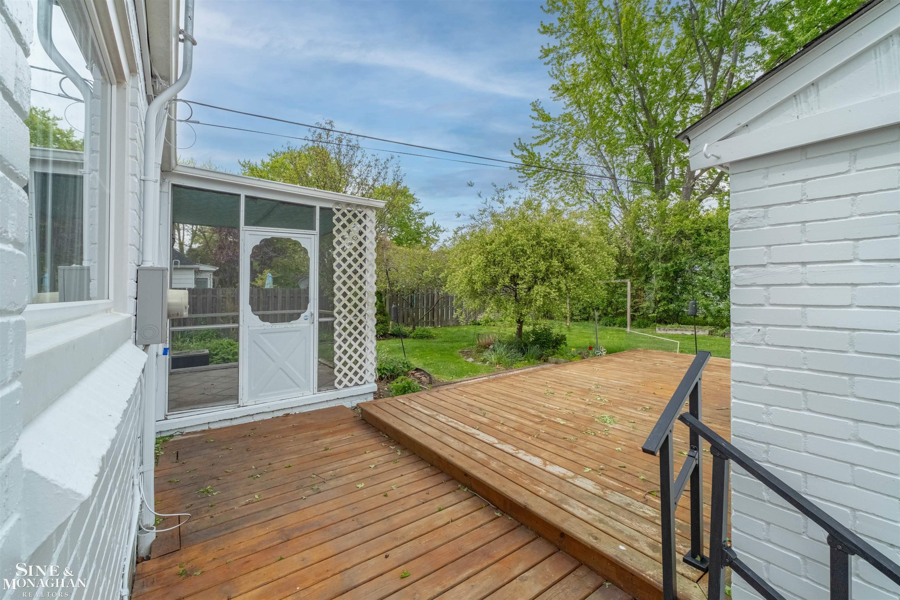 1726 Hawthorne Road Grosse Pointe Woods, MI 48236 - Photo 33 of 44