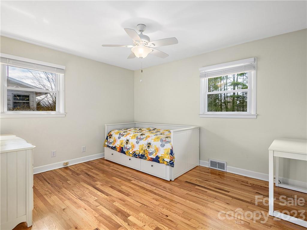 10 North Pershing Road Asheville, NC 28805 - Photo 11 of 18 Gallery Image 11