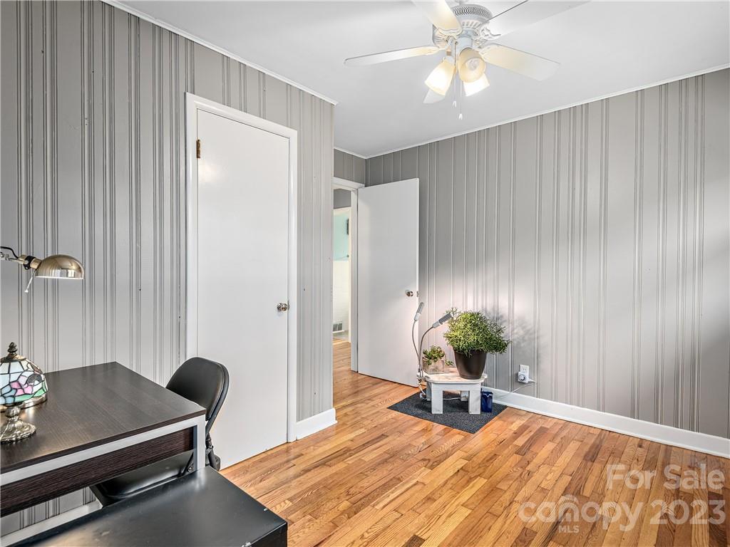 10 North Pershing Road Asheville, NC 28805 - Photo 12 of 18 Gallery Image 12