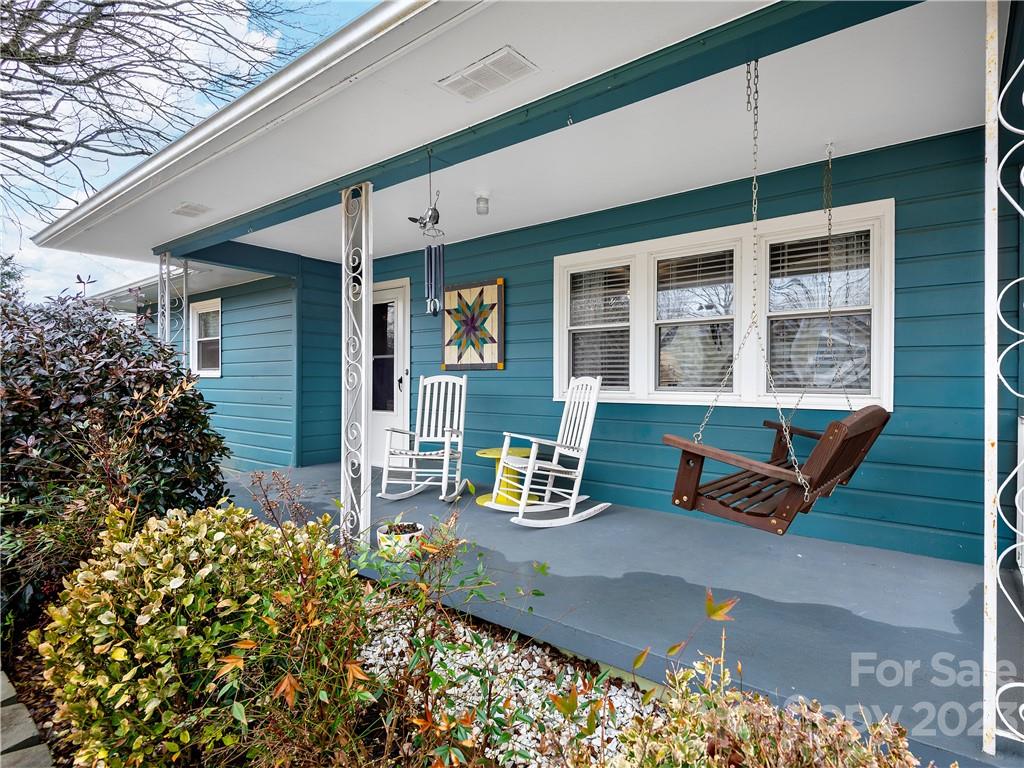 10 North Pershing Road Asheville, NC 28805 - Photo 3 of 18 Gallery Image 3