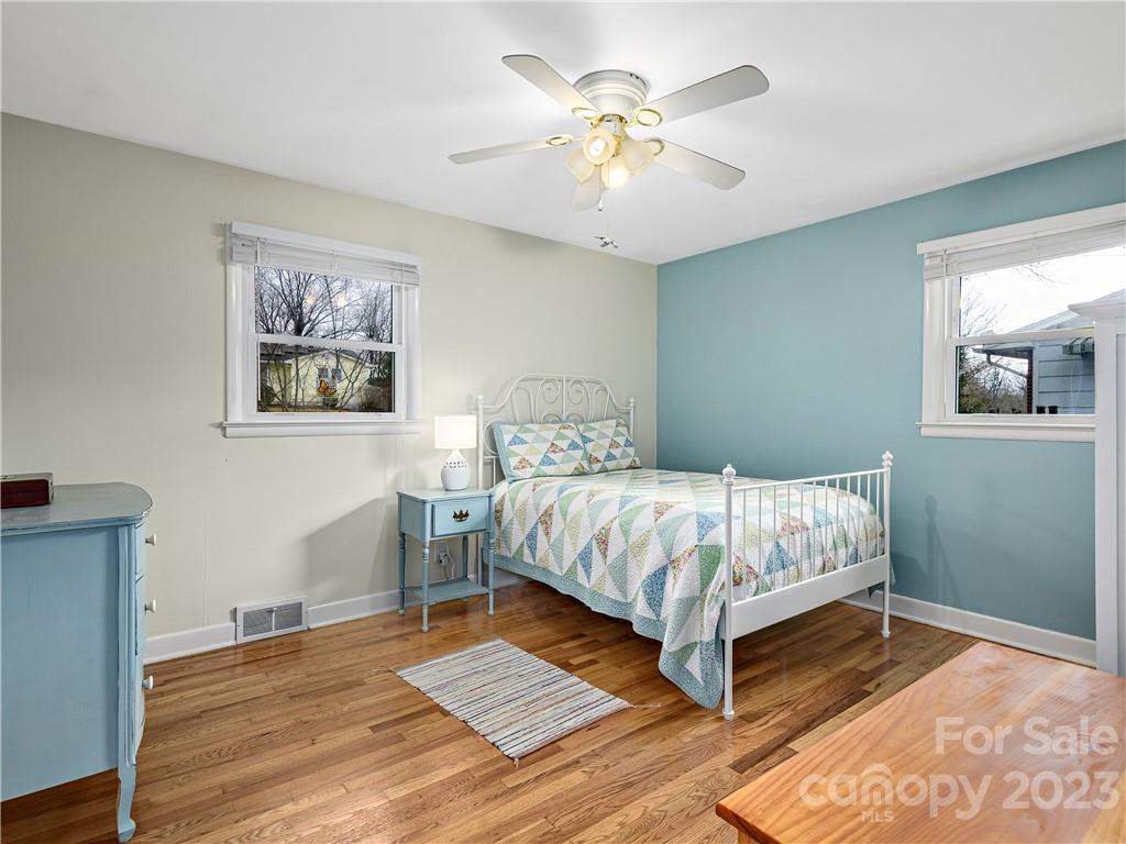 10 North Pershing Road Asheville, NC 28805 - Photo 8 of 18 Gallery Image 8