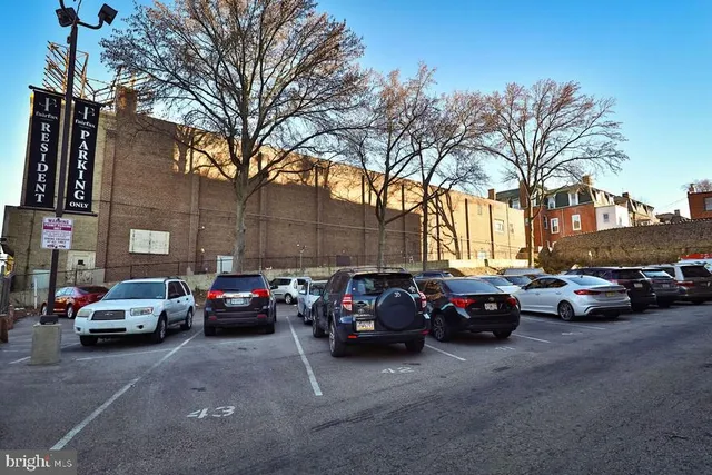 $1,425 | 4247 Locust Street, Unit 1B125, Philadelphia, PA 19104